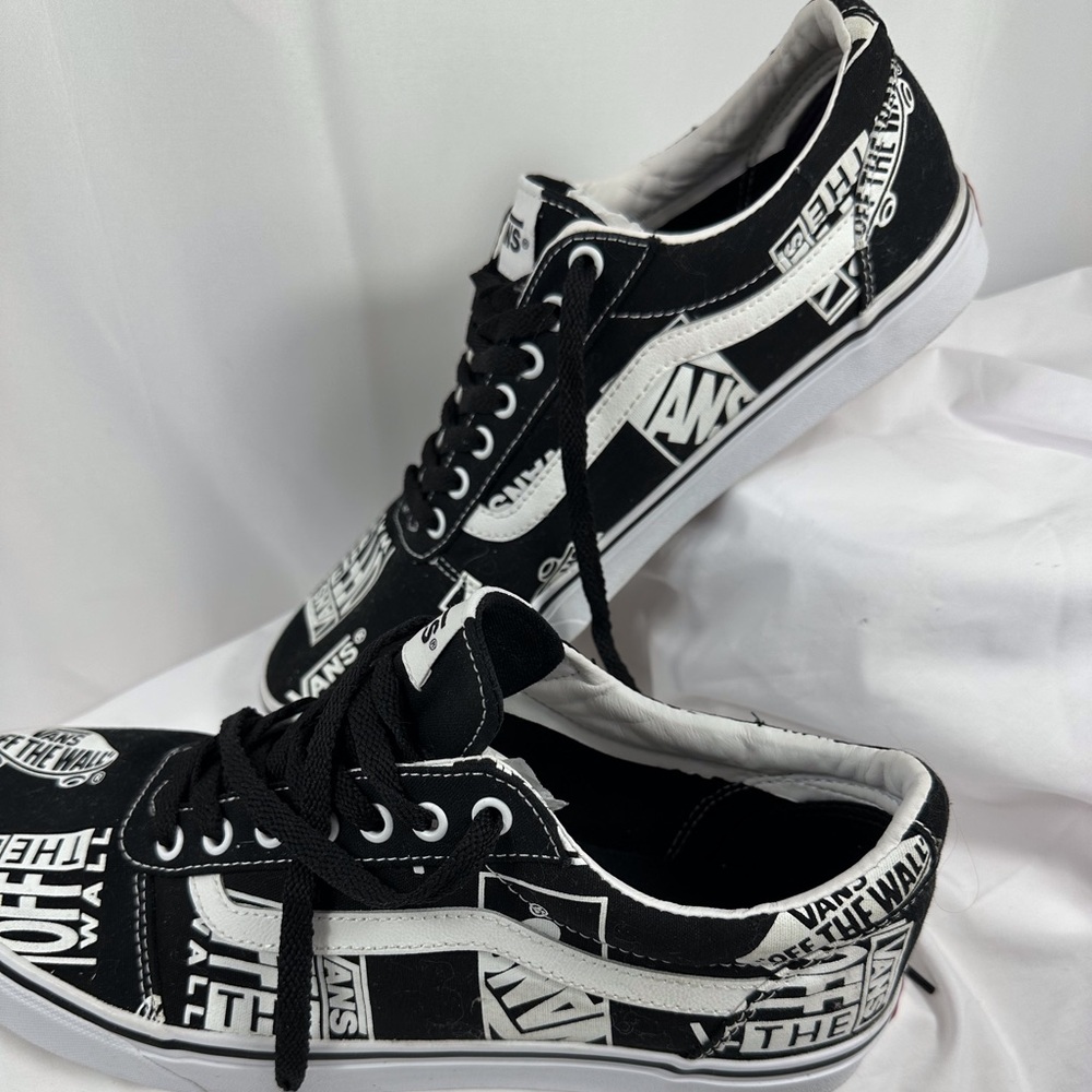 Unisex Vans NEW WITHOUT TAG  men SZ 11    Women SZ 12